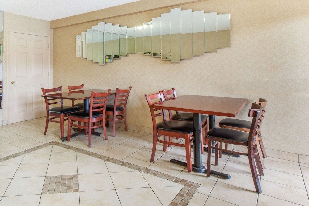 Фото Knights Inn South Amboy