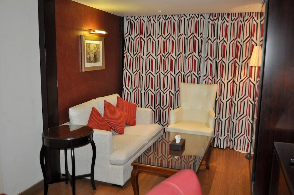 Фото Golden Park Hotel