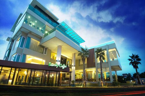 Гостиница The Beverly Hills Hotel в Накхонратчасиме