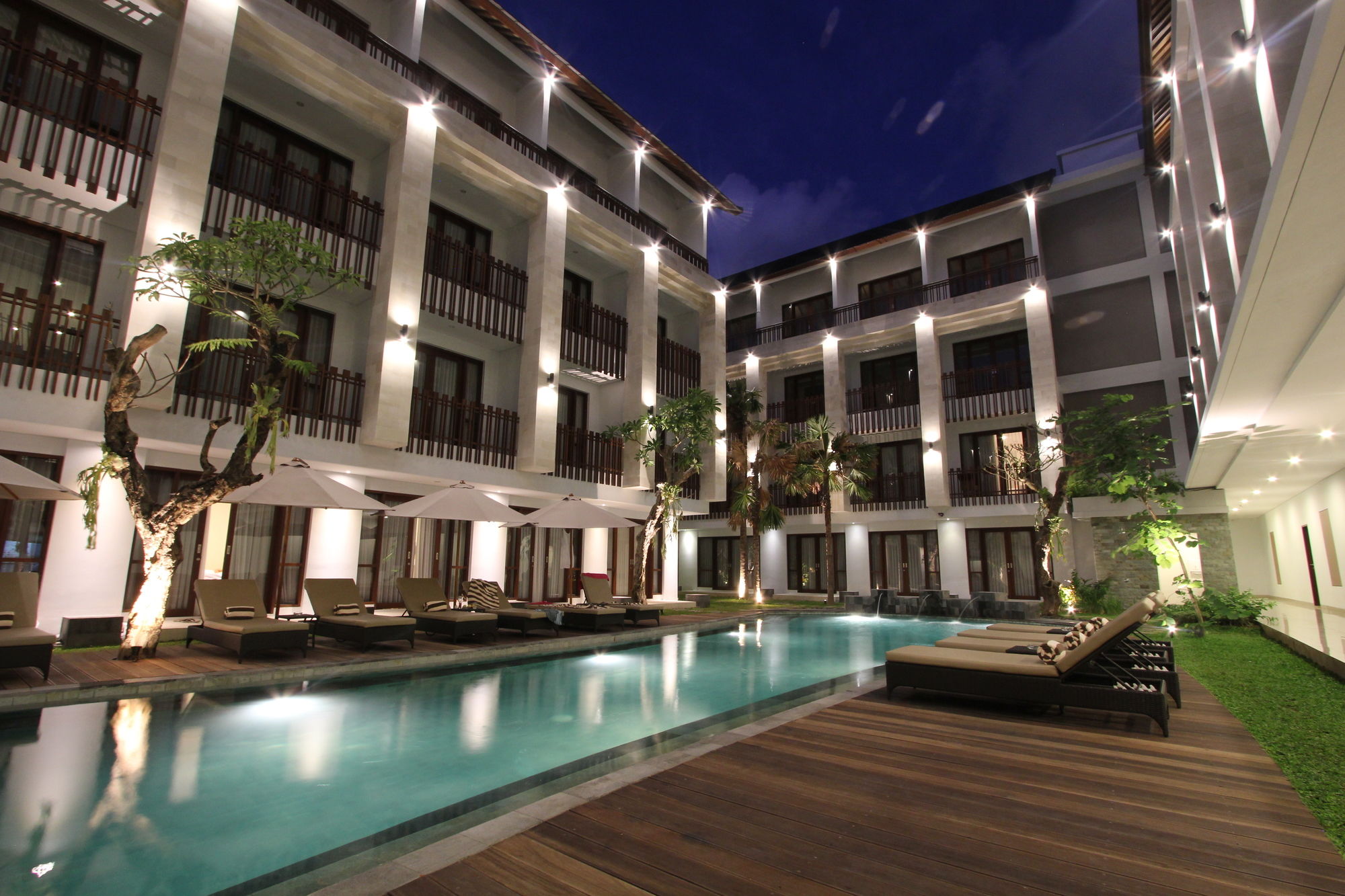 Фото Grand La Walon Hotel