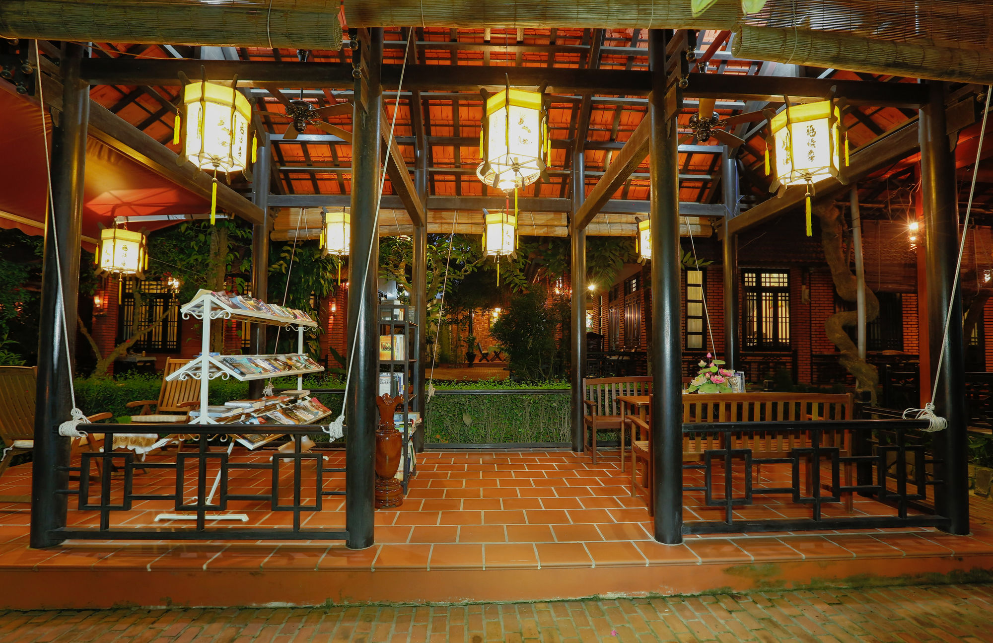 Фото отеля 2