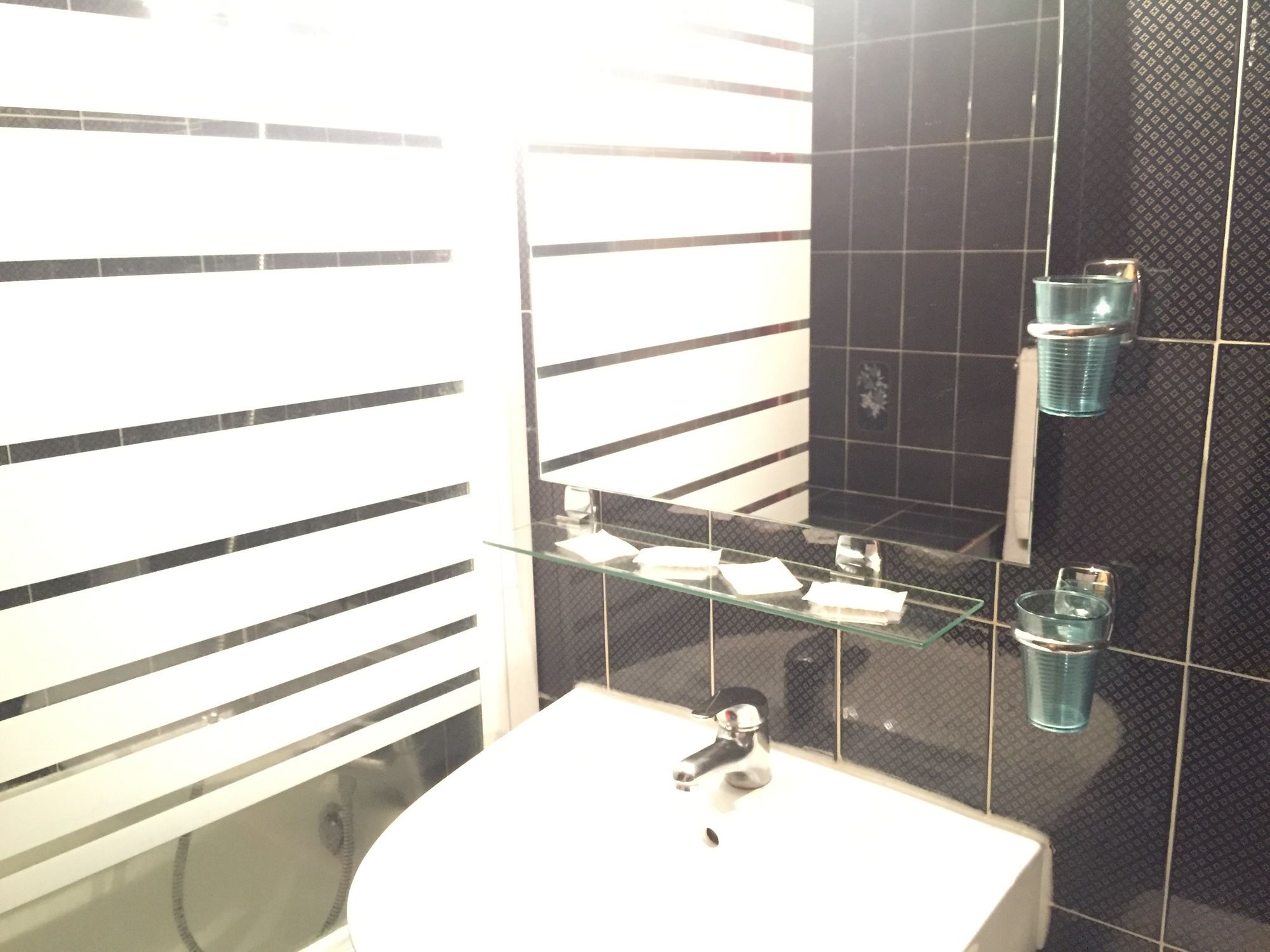 Фото Hôtel des Pyrénées