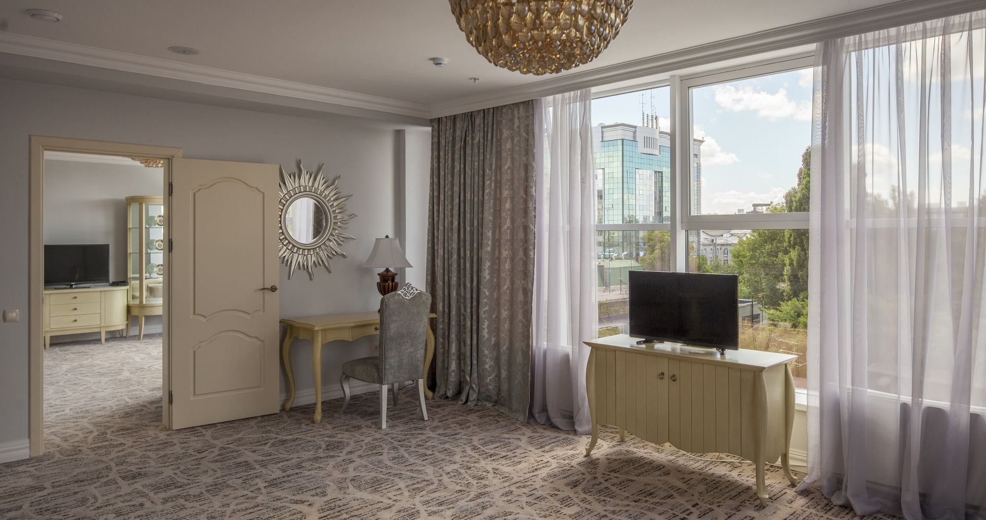 Фото Bristol Central Park Hotel Chisinau