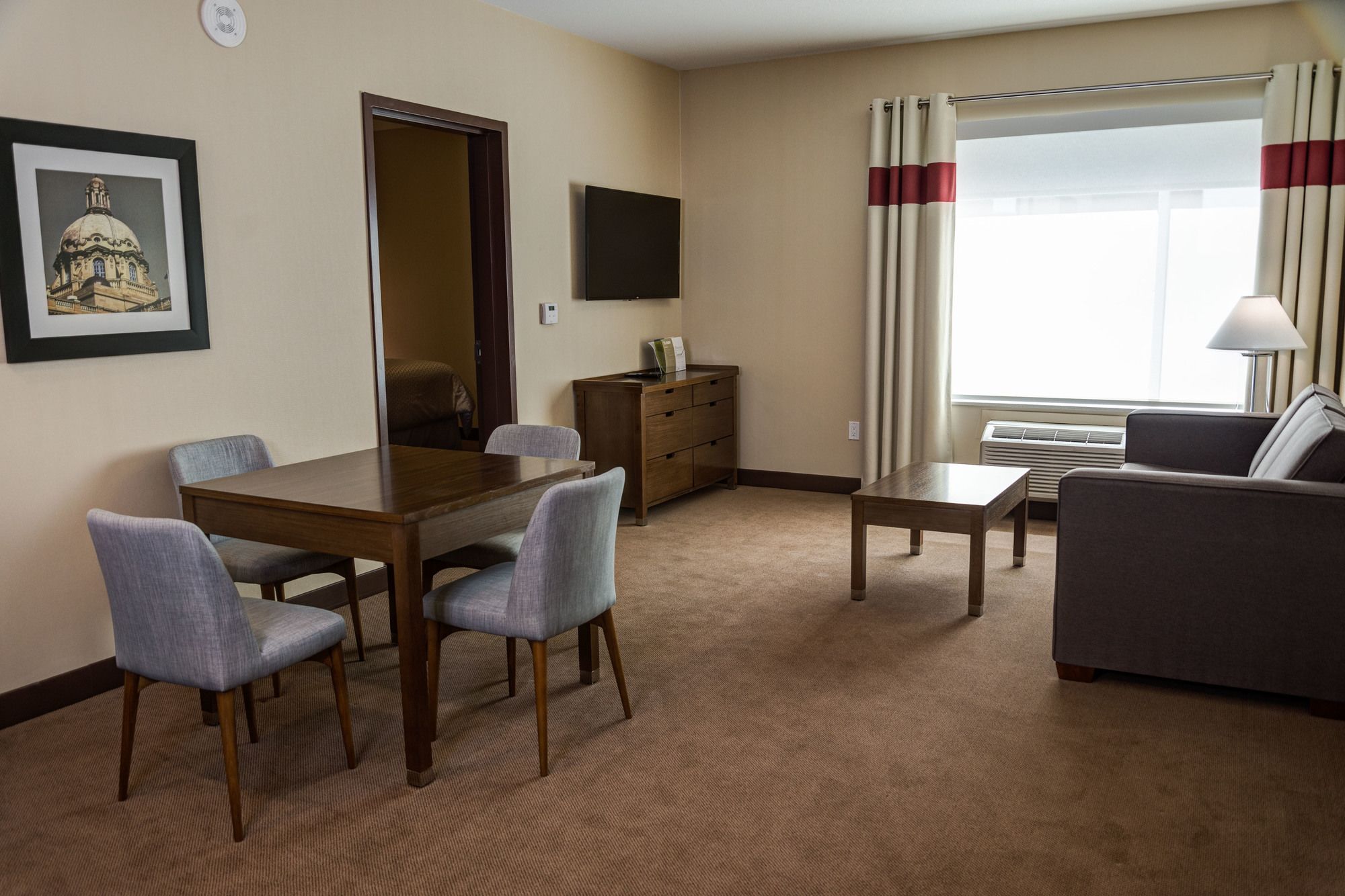 Фото Four Points by Sheraton Sherwood Park