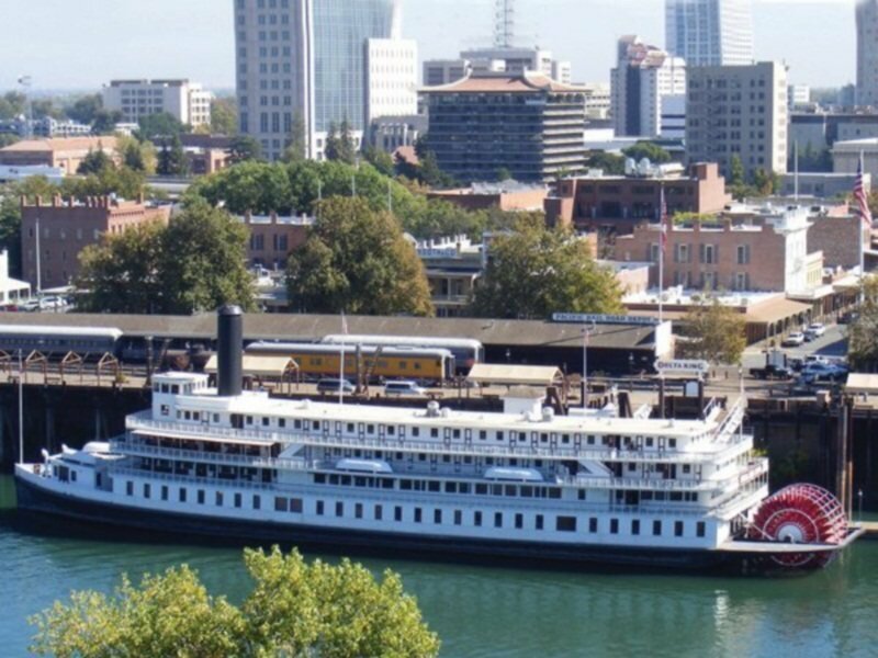 Фото Delta King Hotel