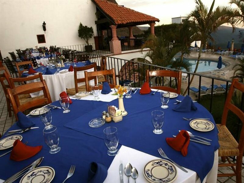 Фото Hotel Montetaxco
