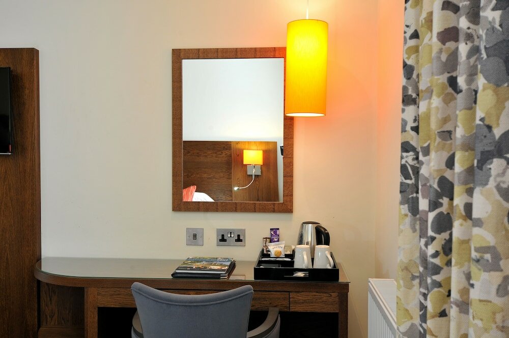 Фото The Bromley Court Hotel
