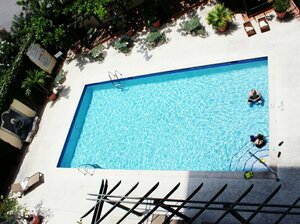 Гостиница The Courtleigh Hotel and Suites