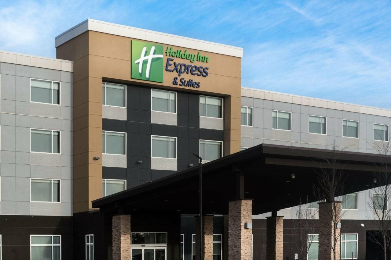 Фото Holiday Inn Express & Suites West Edmonton - Mall Area, an Ihg Hotel