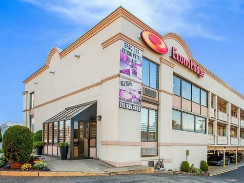 Гостиница Super 8 by Wyndham Meadowlands в Хакенсаке