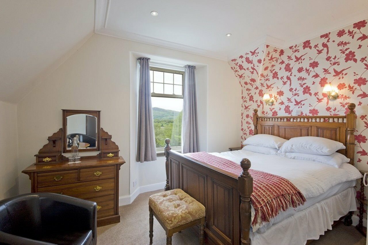 Фото Falls of Lora Hotel