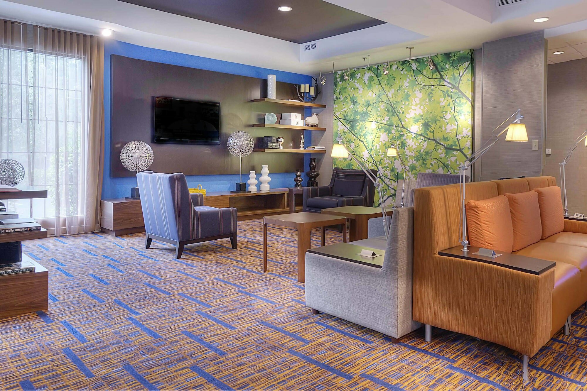 Фото Courtyard by Marriott Raleigh Crabtree Valley