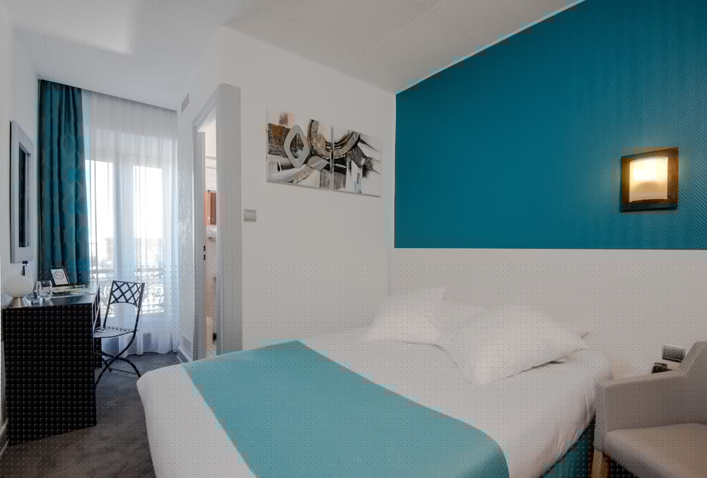 Фото Le Bristol Strasbourg Centre Gare