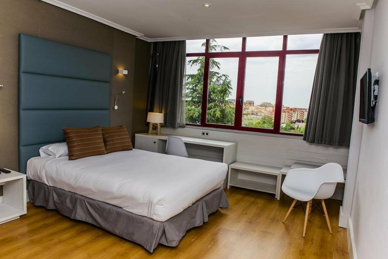 Фото Hotel Pax Guadalajara