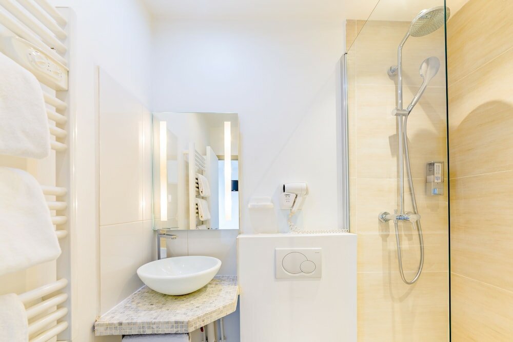 Фото Hotel Korner Eiffel