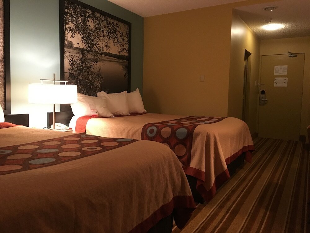 Фото Super 8 by Wyndham Thunder Bay