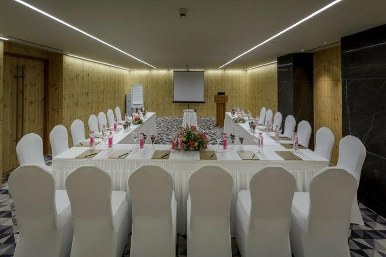 Фото Taj Theog Resort & SPA, Shimla