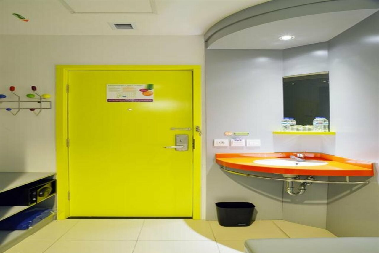Фото Pop! Hotel Tebet Jakarta