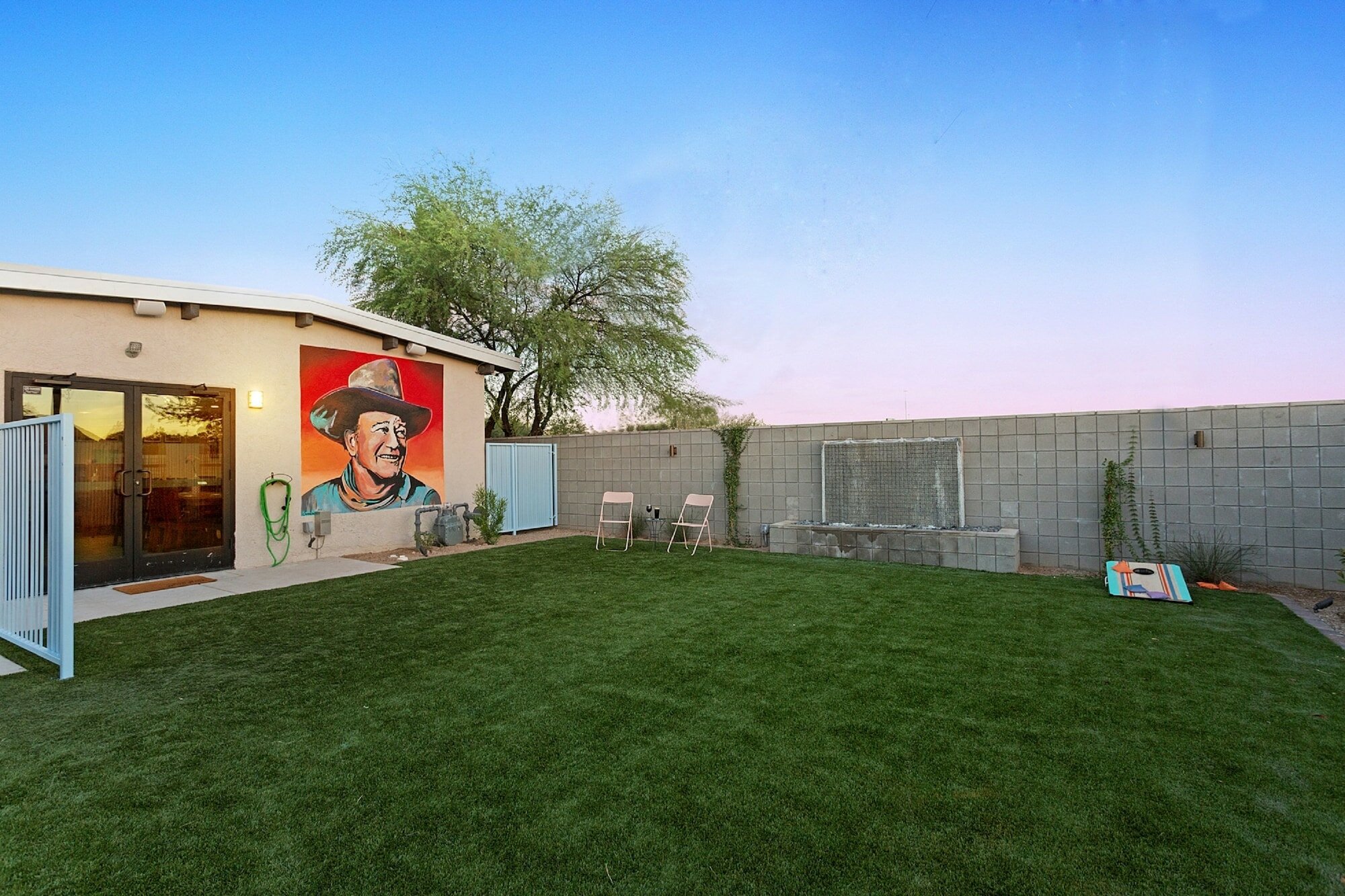 Фото Hotel McCoy - Art, Coffee, Beer, Wine