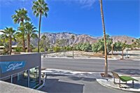 Фото Skylark Hotel