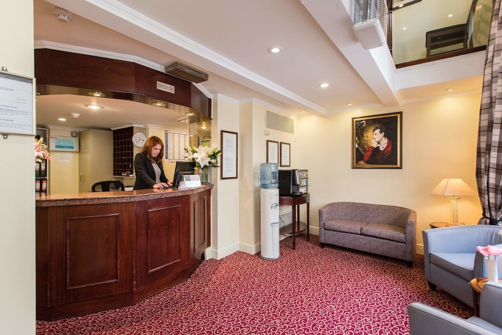 Фото Byron Hotel London