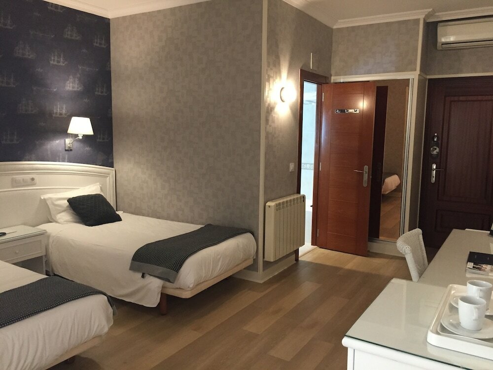 Фото Las Rocas Playa Hotel