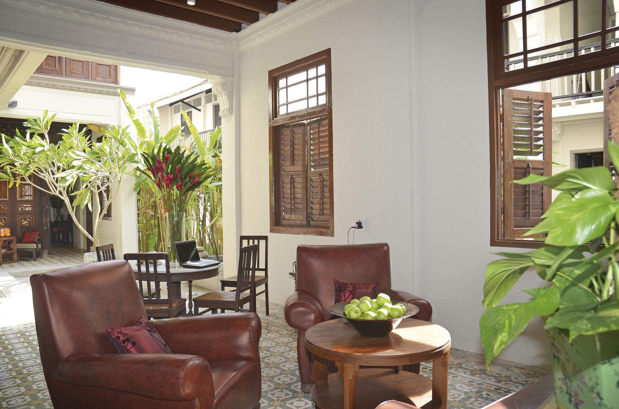 Фото Noordin Mews