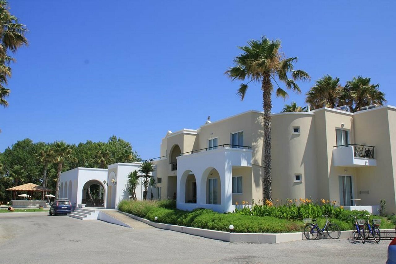 Фото Andromeda Hotel Apartments