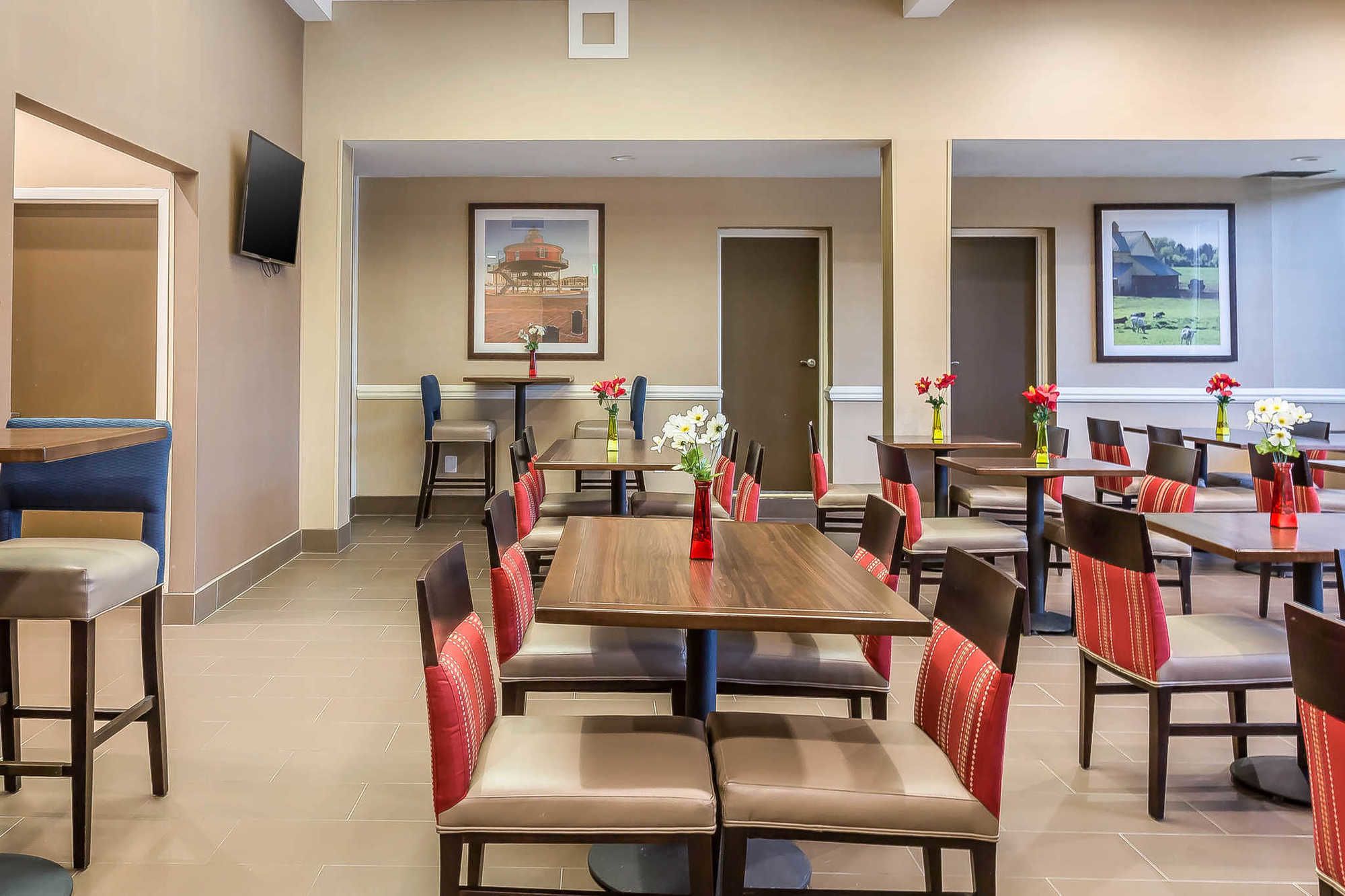 Фото Comfort Inn & Suites Aberdeen near Apg