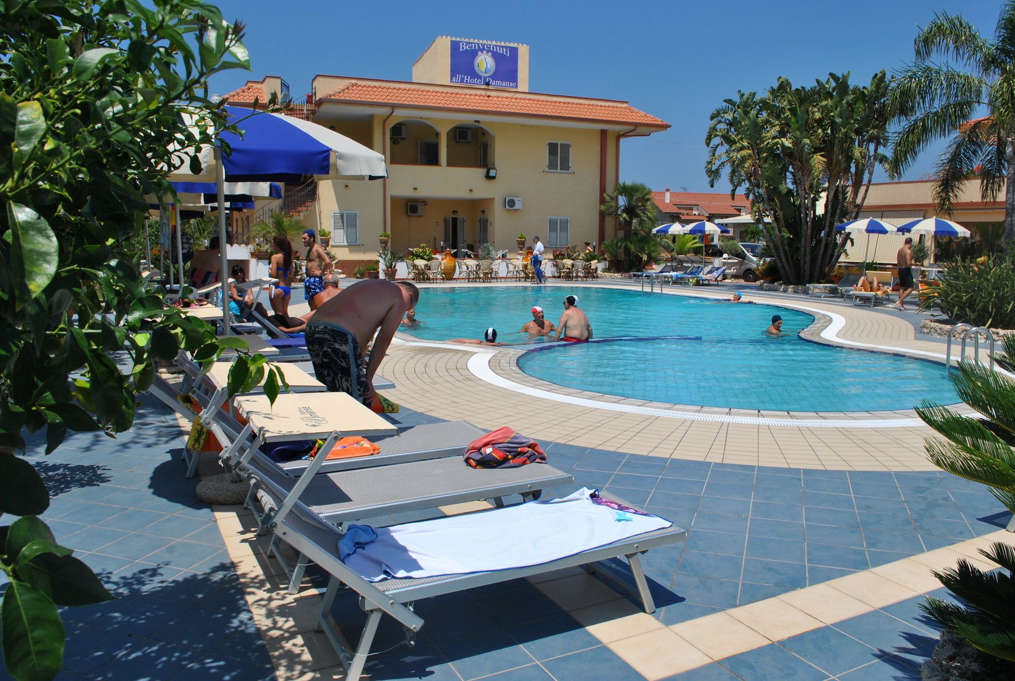Фото Hotel Damanse