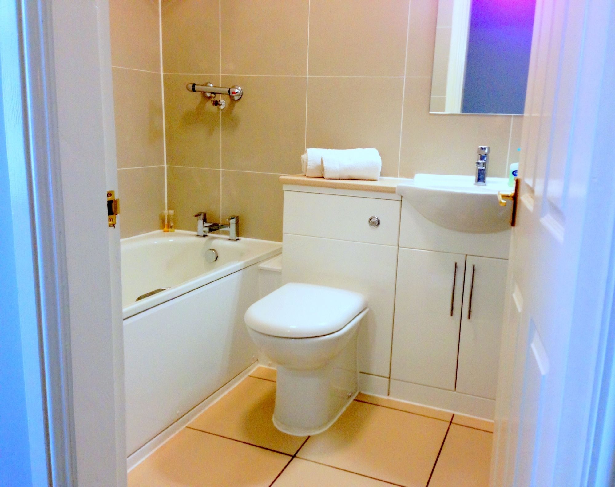 Фото Ely House Hotel