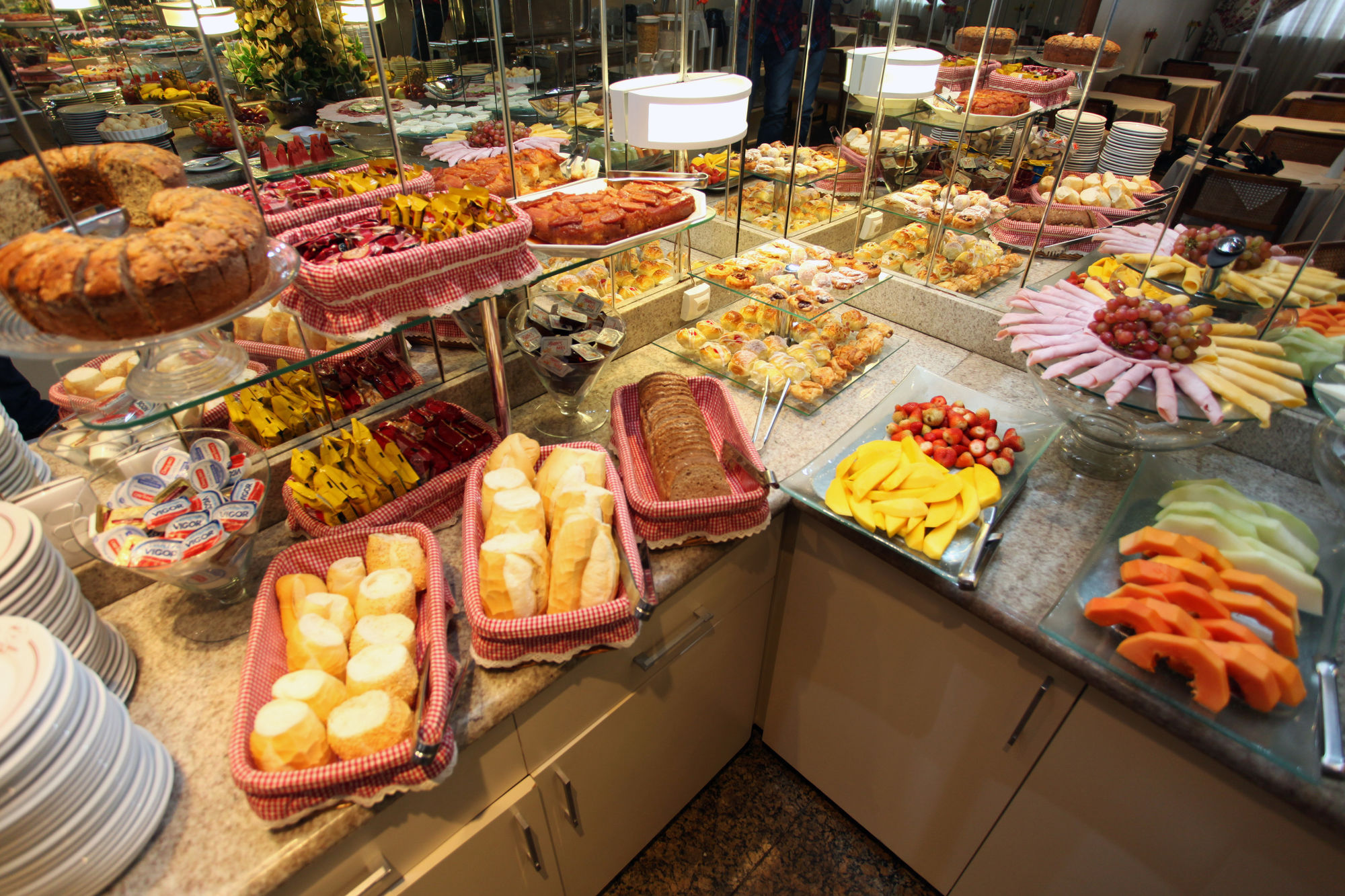 Фото Mengo Palace Hotel