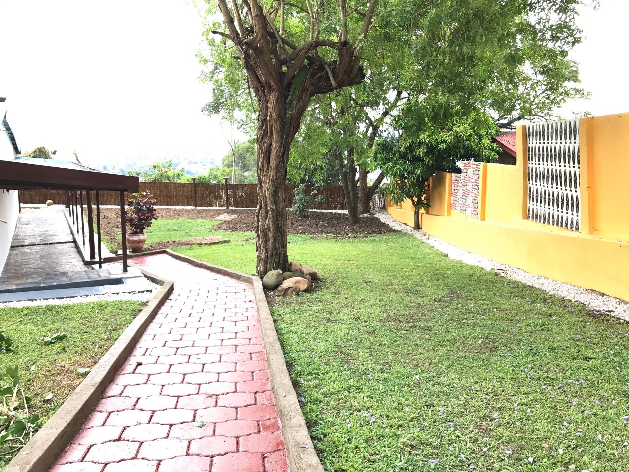 Фото Inside Afrika Boutique Hotel