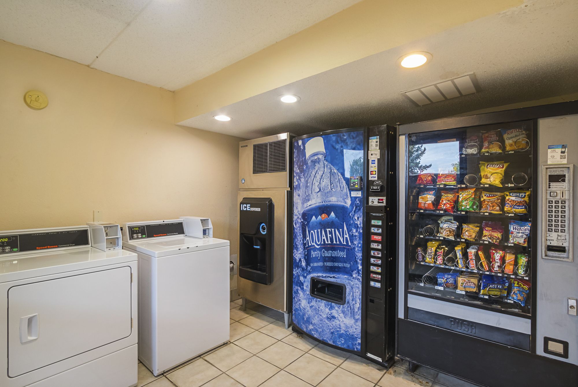 Фото Red Roof Inn Indianapolis North - College Park