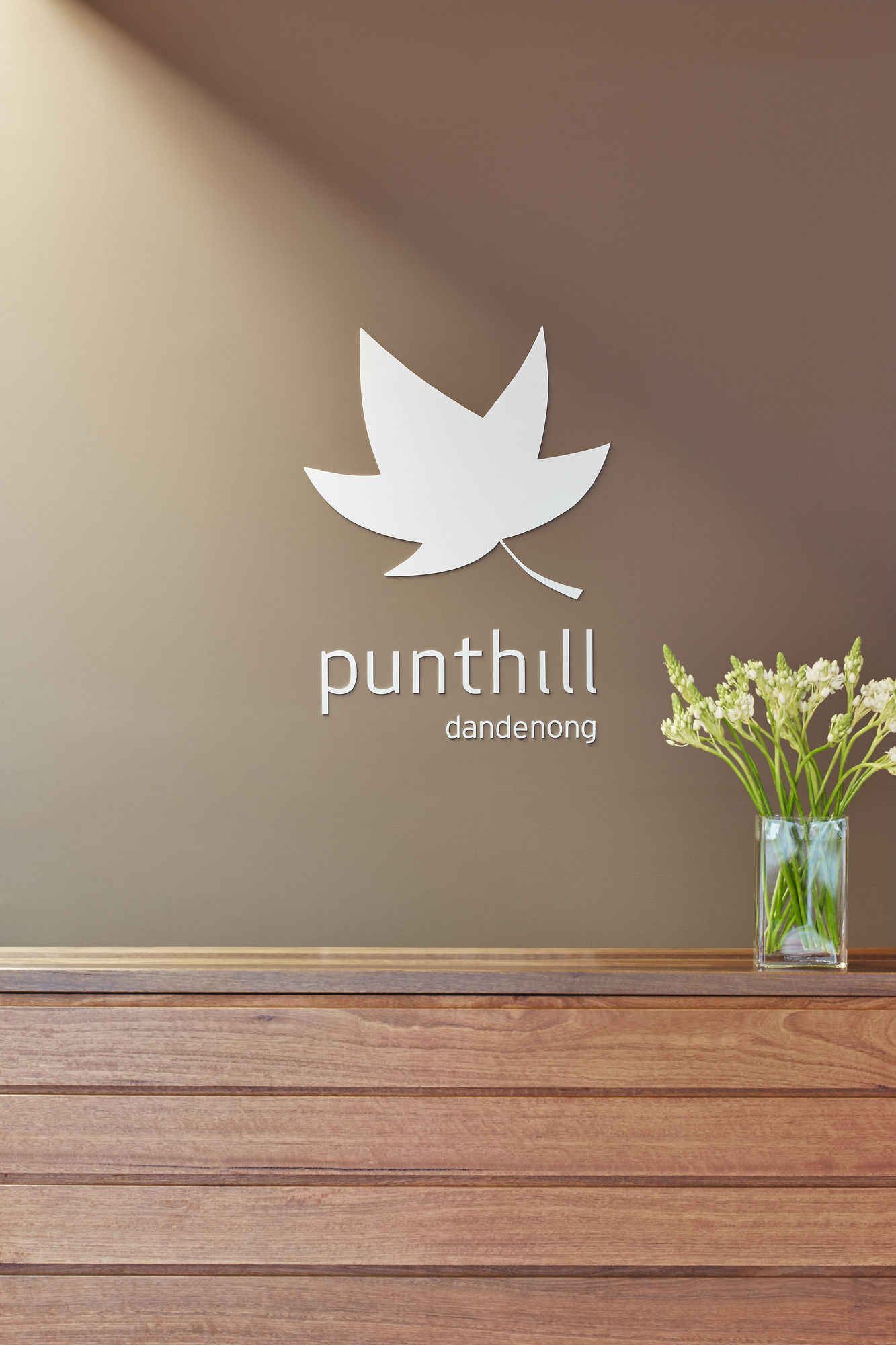 Фото  Dandenong Central Apartment