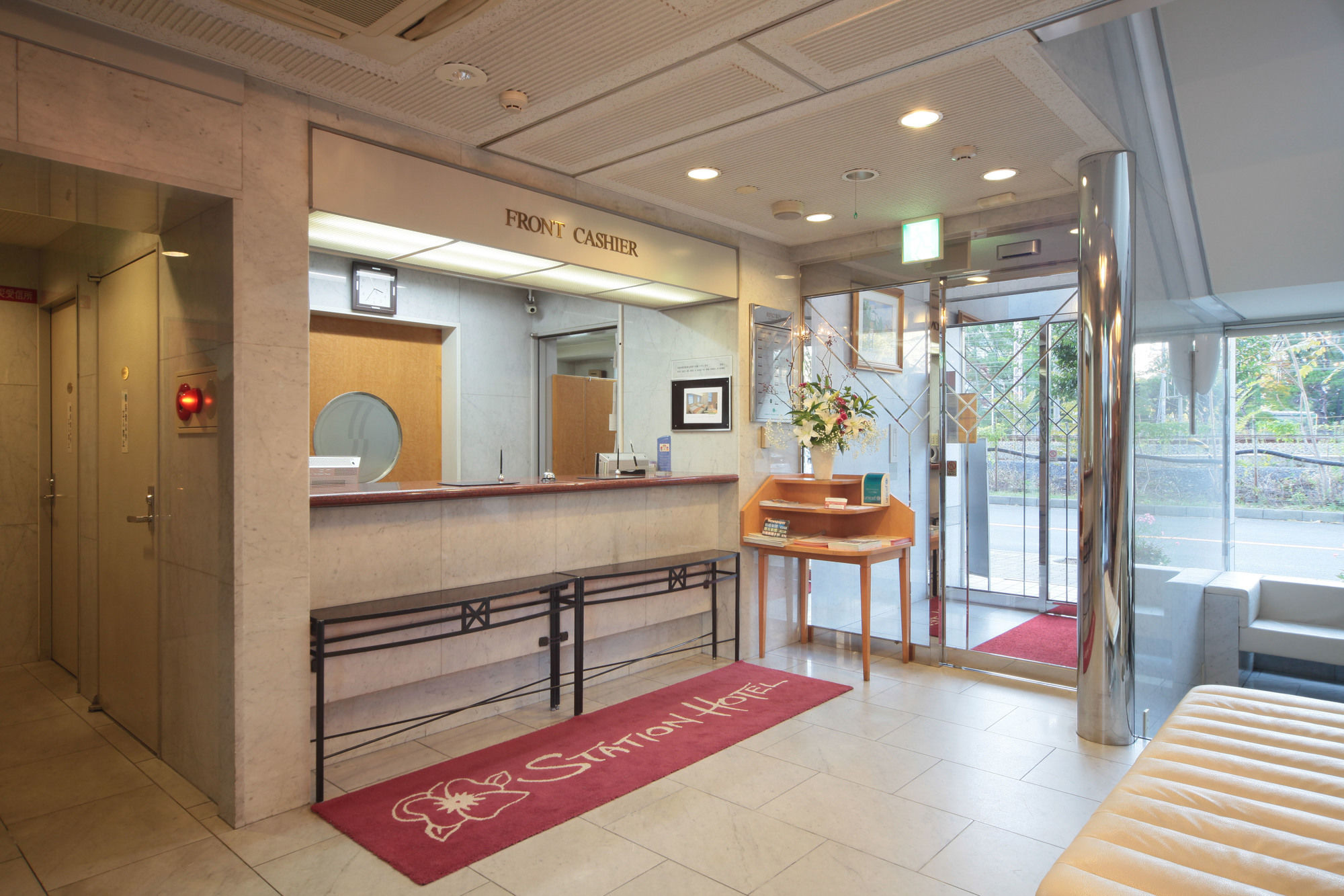 Фото Shin-Osaka Station Hotel Annex	