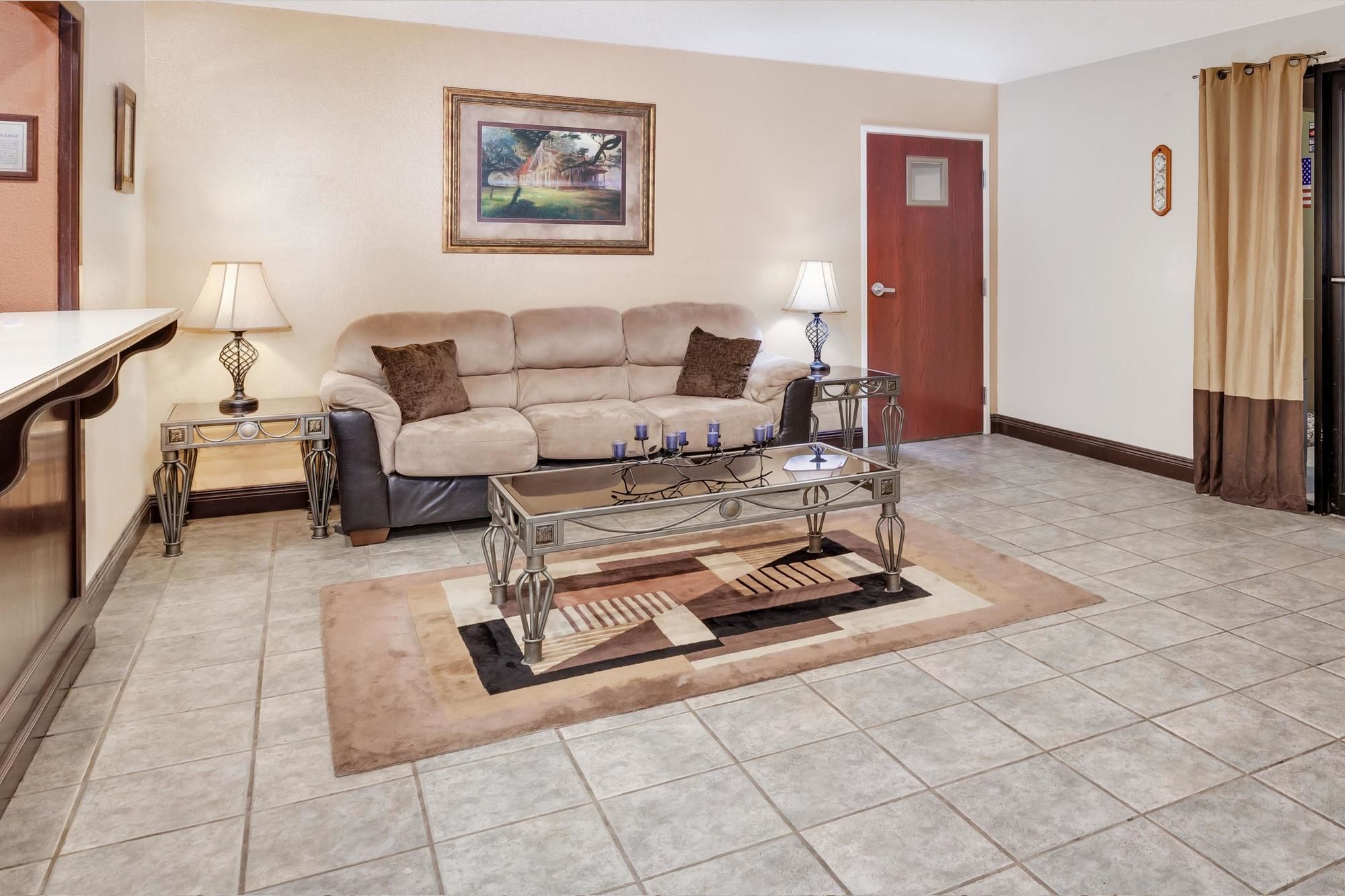 Фото Howard Johnson by Wyndham Scott Lafayette