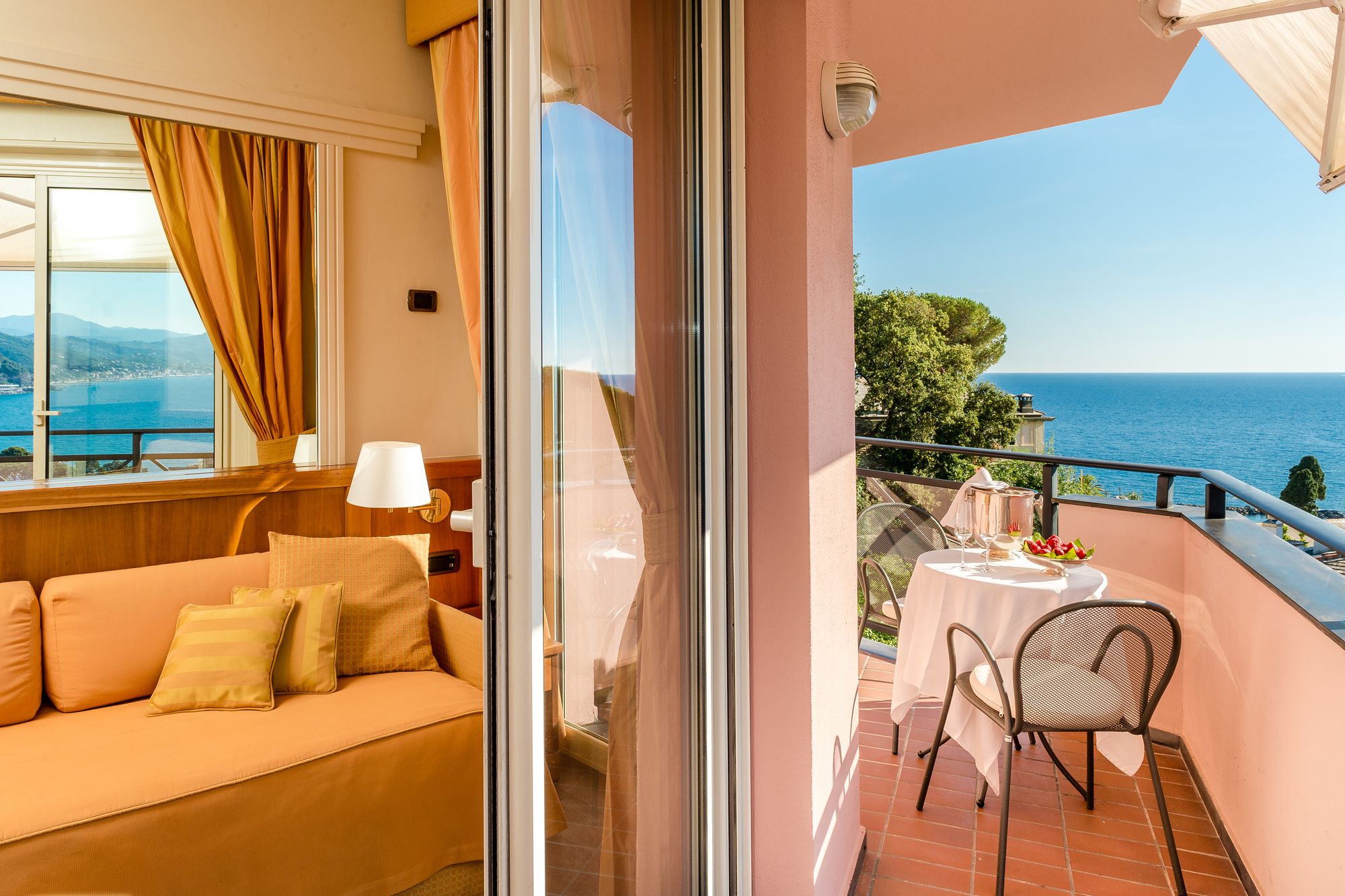 Фото Hotel Vis à Vis