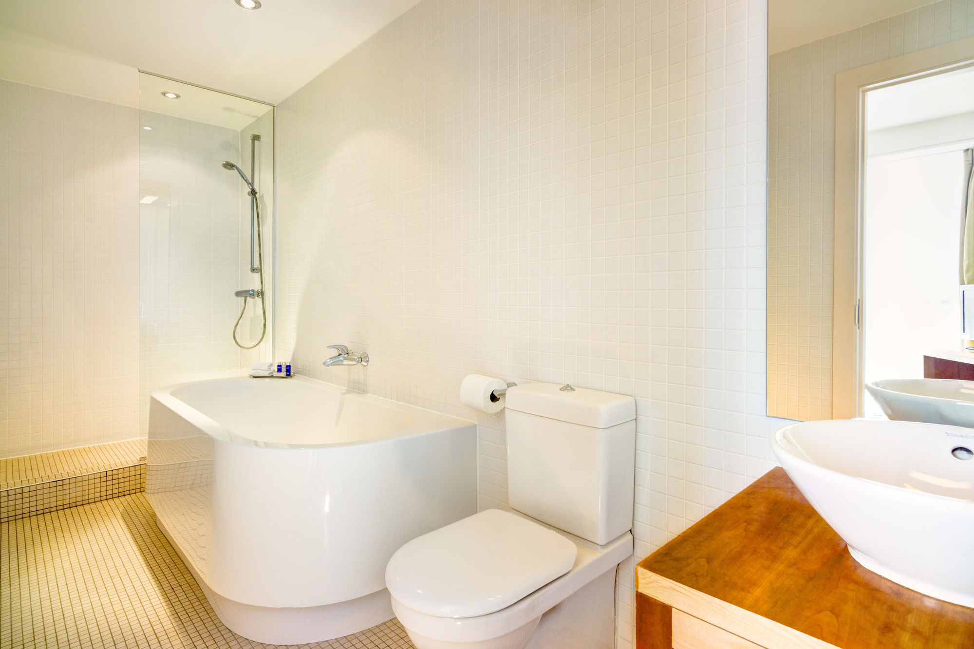 Фото Apex City Quay Hotel & SPA