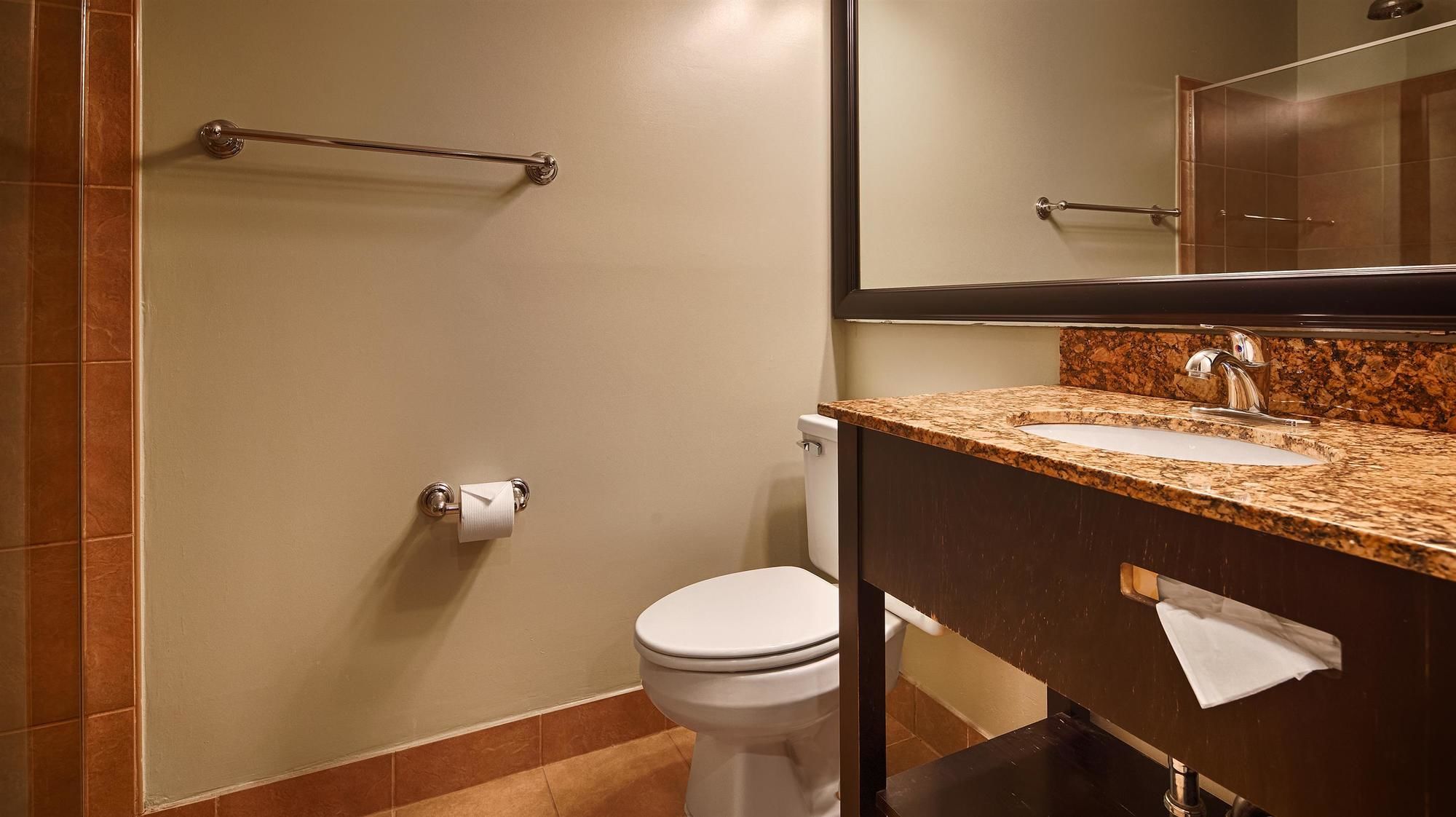 Фото Best Western Plus Coastline Inn