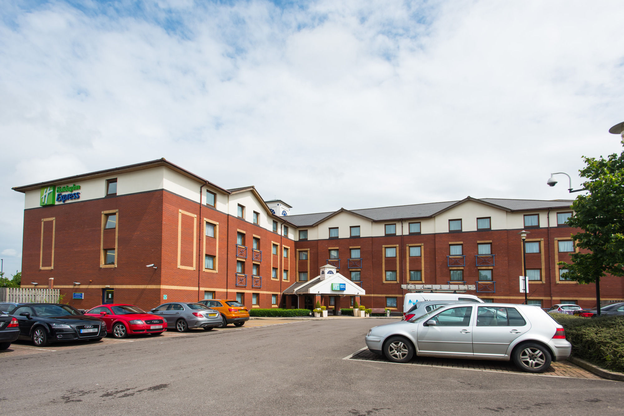 Фото Holiday Inn Express Bristol - Filton, an Ihg Hotel