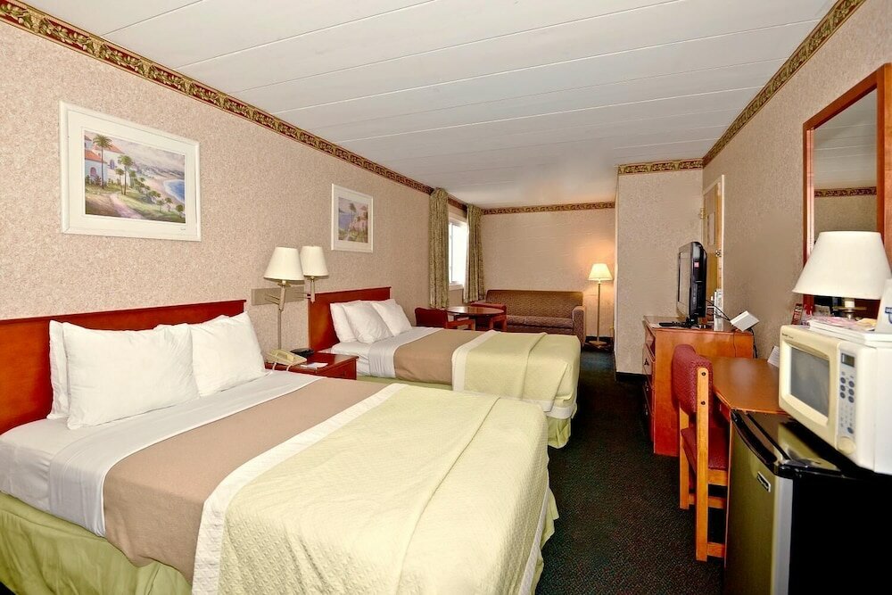 Фото Days Inn by Wyndham Atlantic City Beachblock