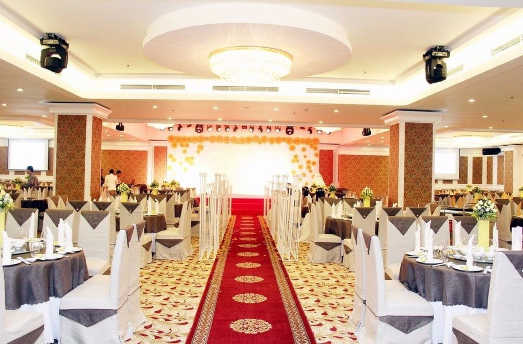 Фото Petro Hotel