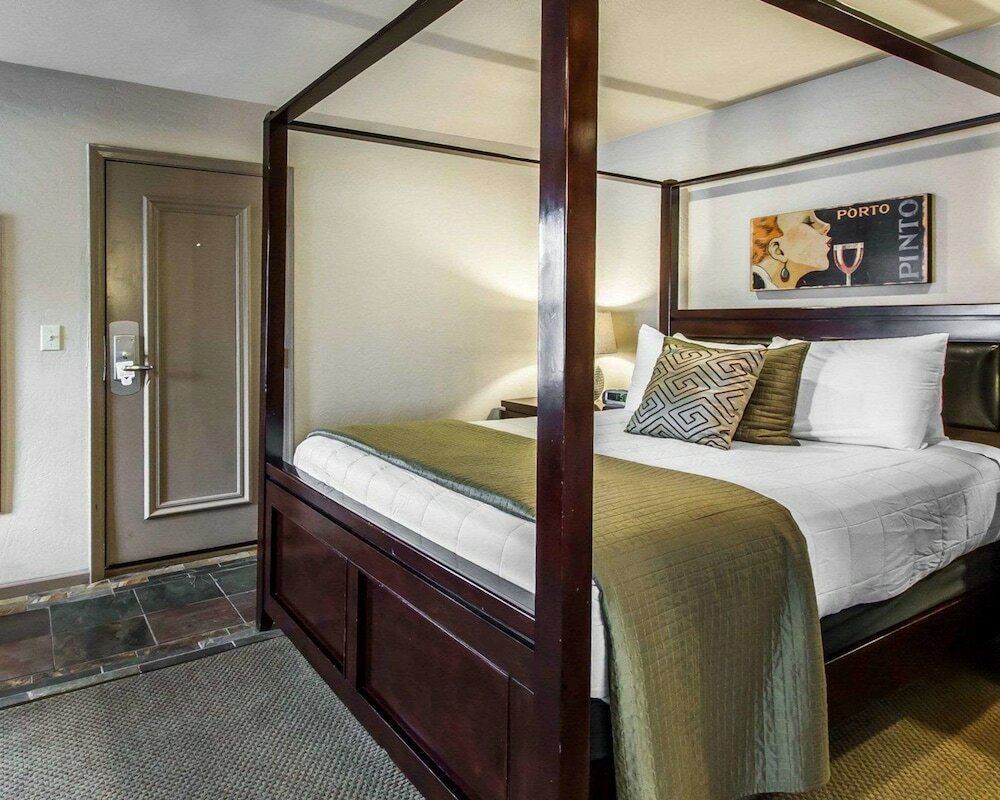 Фото Rodeway Inn & Suites Williams Downtowner - Rte 66