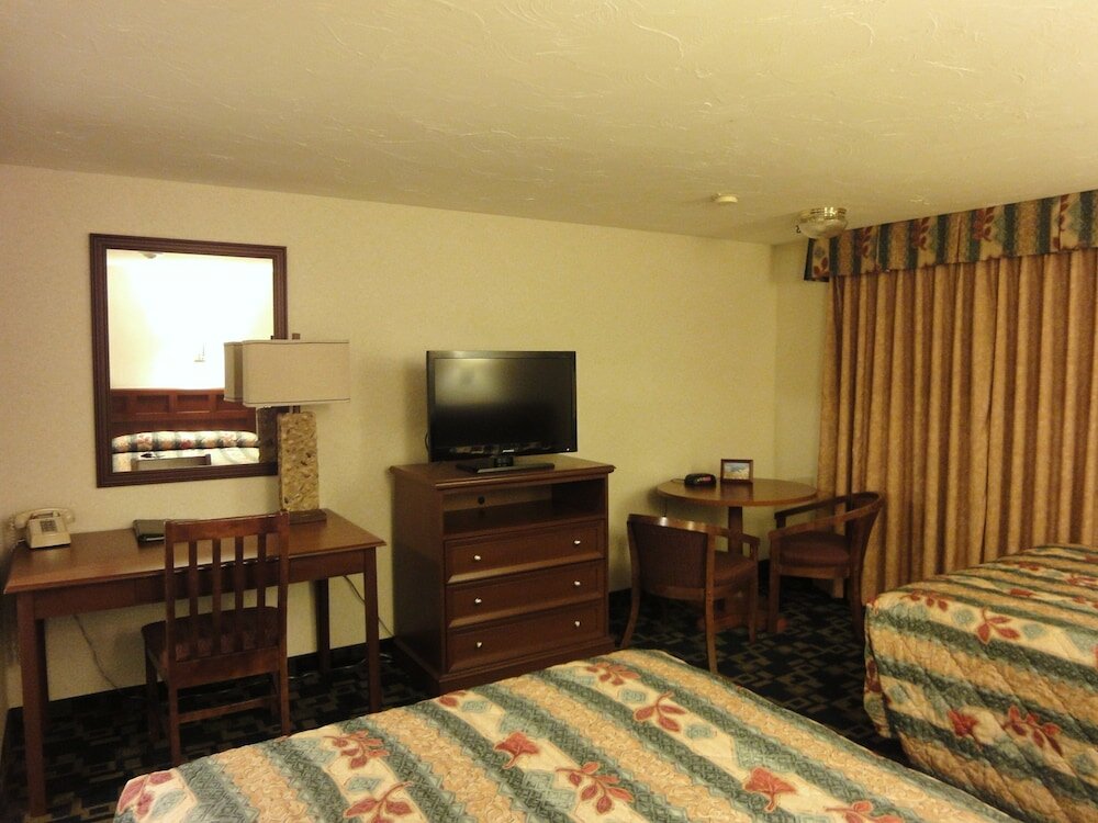 Фото Hyannis Travel Inn