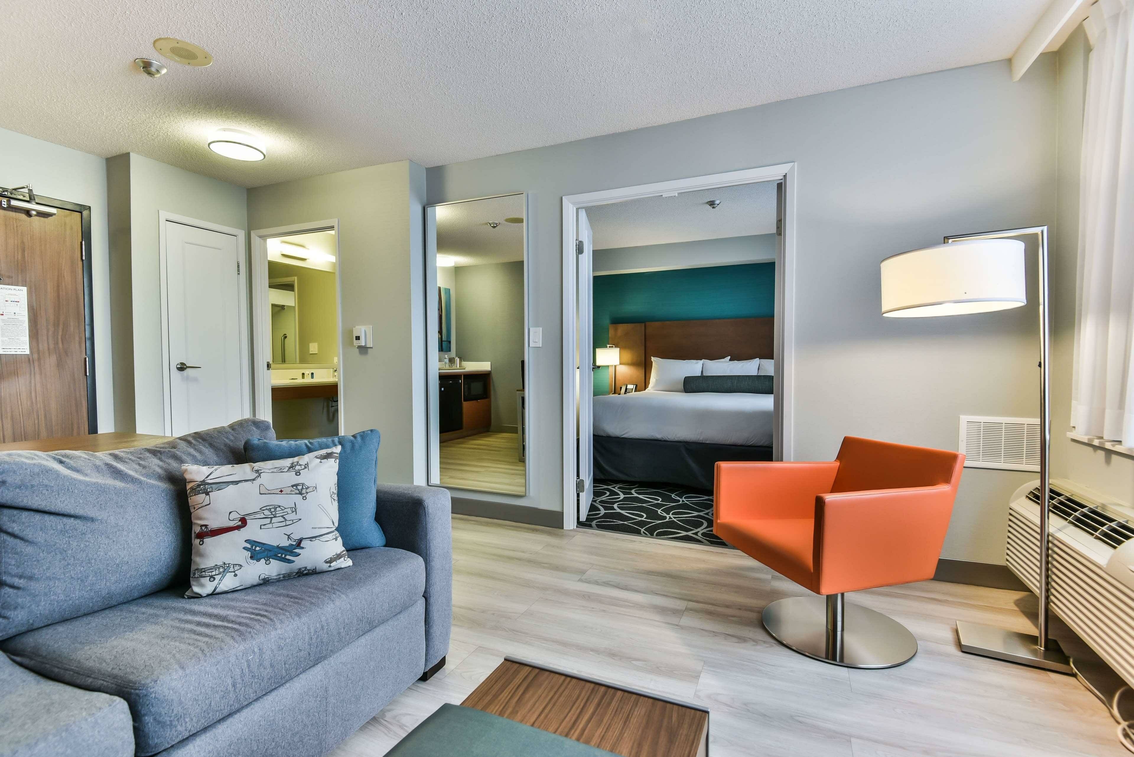 Фото Radisson Suite Hotel - Toronto Airport