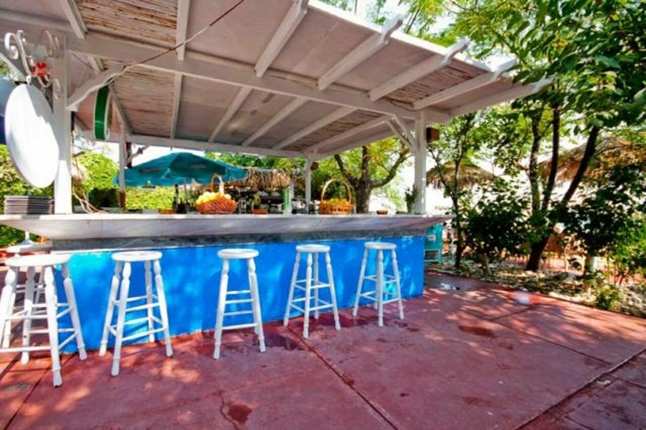 Фото Theodorou Beach