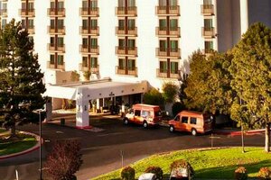 Гостиница Sheraton Albuquerque Airport Hotel