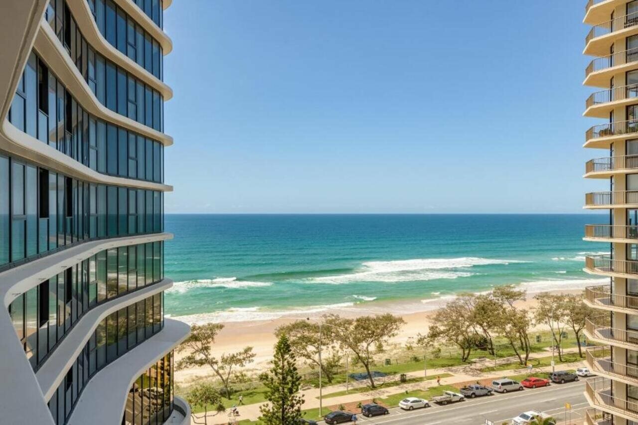 Фото Meriton Suites Surfers Paradise