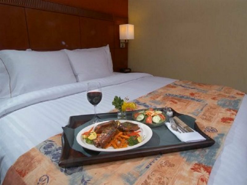 Фото Crowne Plaza Albuquerque